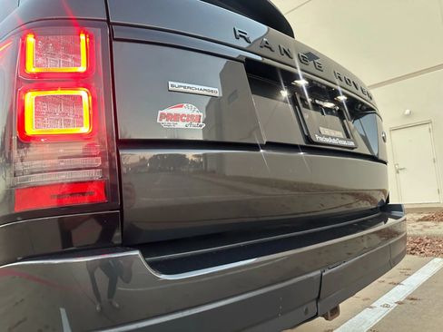 Used 2017 Land Rover Range Rover Supercharged image 12