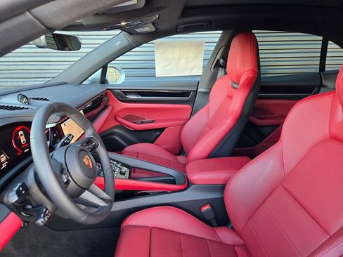 New 2025 Porsche Macan 4 Electric image 27