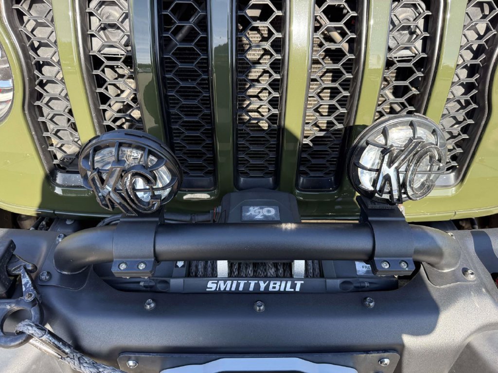 Used 2021 Jeep Wrangler Unlimited Sahara w/ Cold Weather Group AWD/4WD image 31