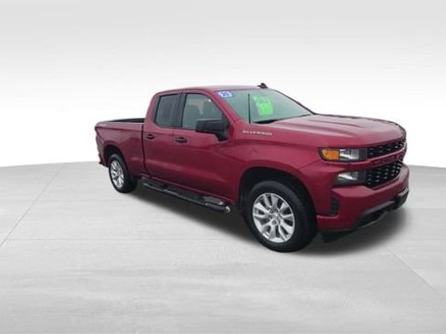 Used 2020 Chevrolet Silverado 1500 Custom w/ Custom Value Package image 2