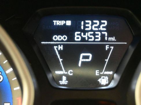 Used 2013 Hyundai Elantra GLS w/ Preferred Pkg image 16