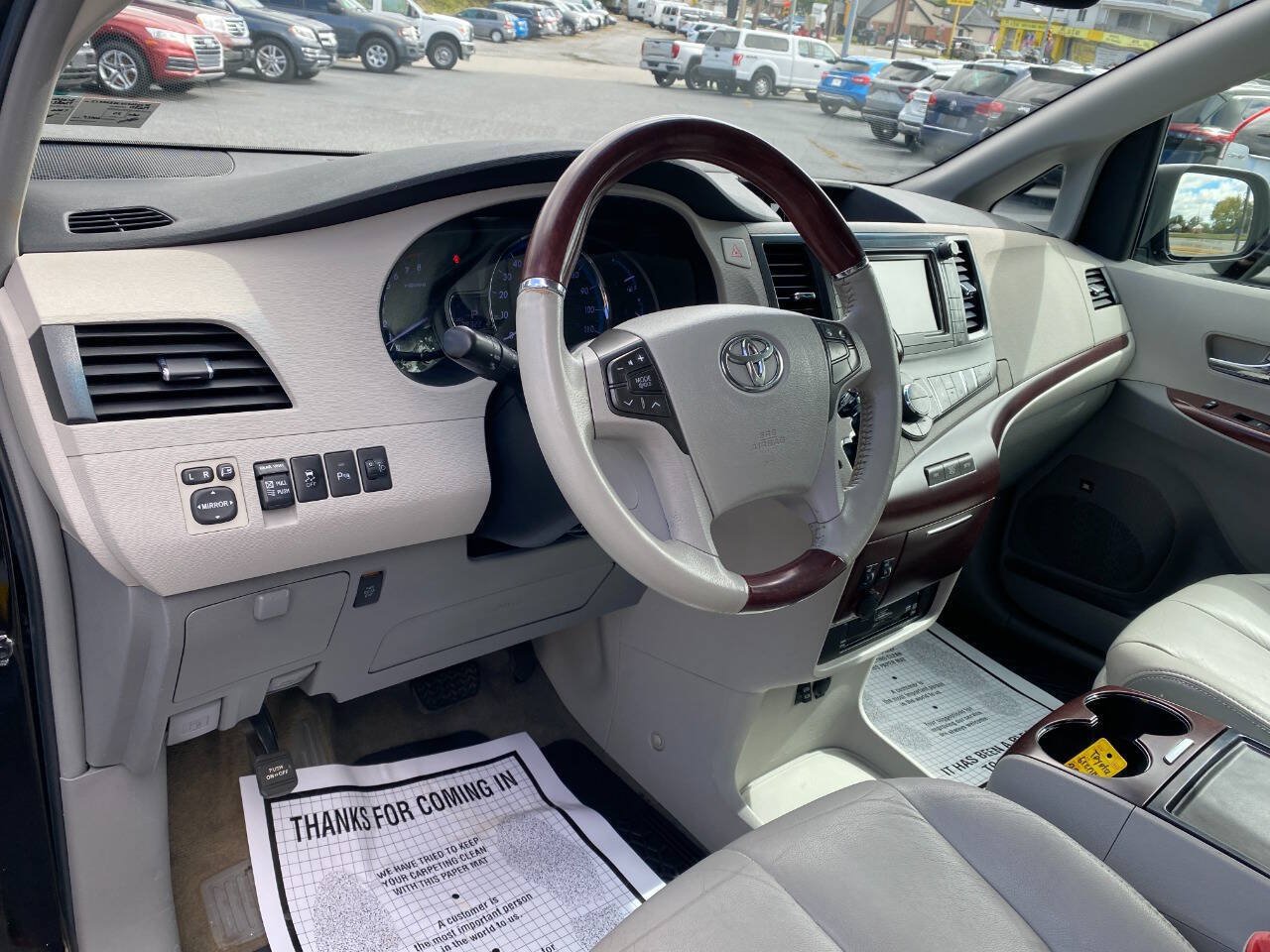 Used 2012 Toyota Sienna Limited w/ Premium Pkg AWD/4WD image 10