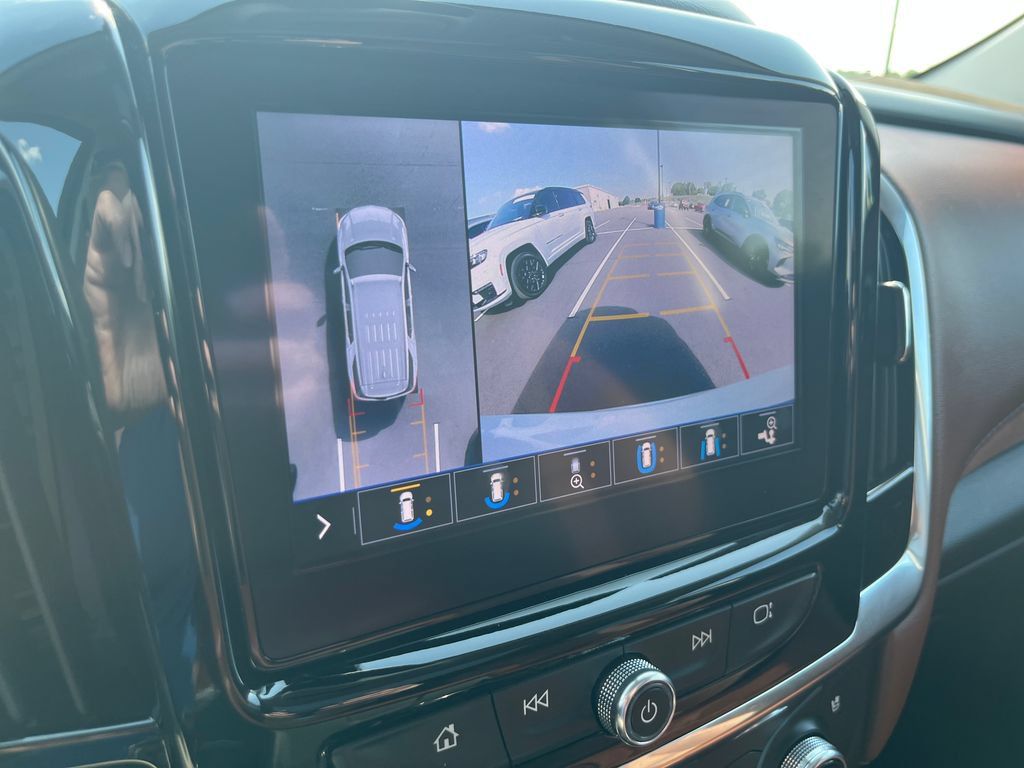 Used 2021 Chevrolet Traverse High Country AWD/4WD image 19