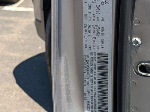 Certified 2019 Jeep Cherokee Limited AWD/4WD image 40