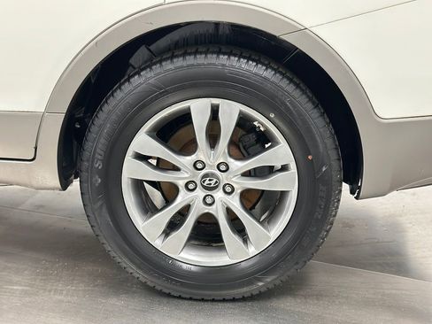 Used 2012 Hyundai Veracruz Limited w/ Entertainment Pkg FWD image 27