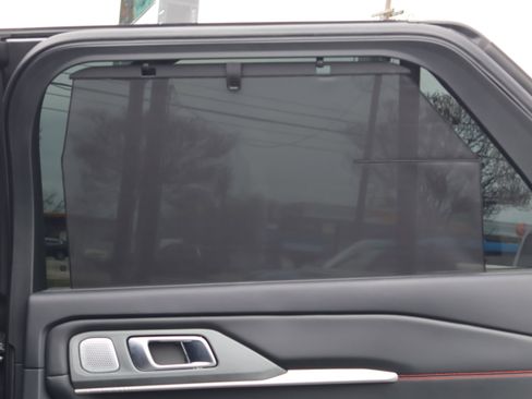 Used 2025 Ford Explorer ST image 36