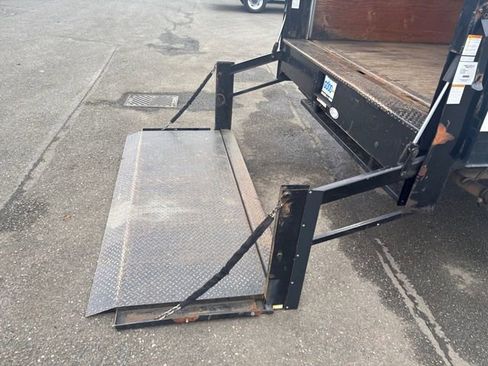 Used 2017 Chevrolet Express 3500 w/ Chrome Appearance Package image 23