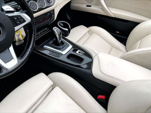 Used 2011 BMW Z4 sDrive35i RWD image 17