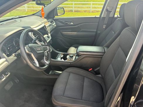 Used 2022 GMC Acadia SLE w/ Driver Convenience Package FWD image 7