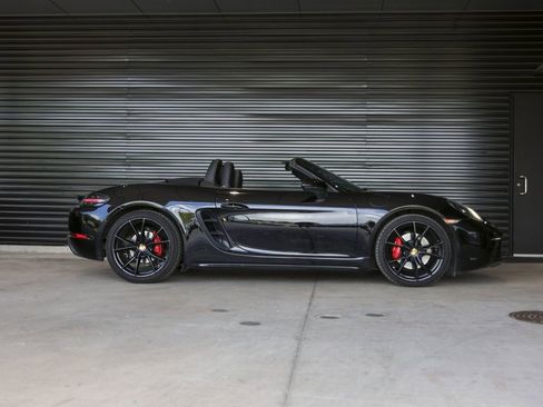 Certified 2017 Porsche 718 Boxster RWD image 8
