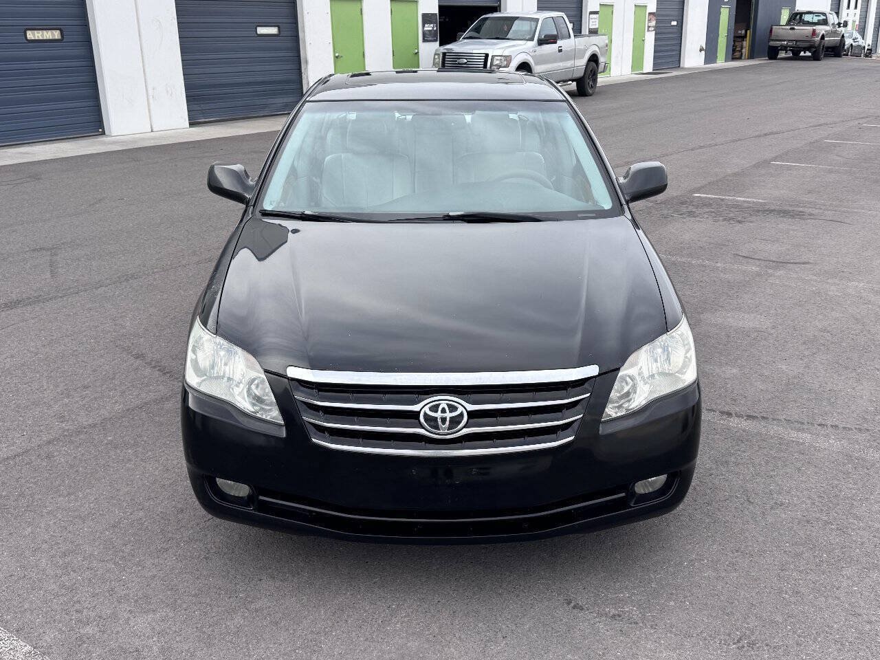 Used 2005 Toyota Avalon XLS FWD image 3