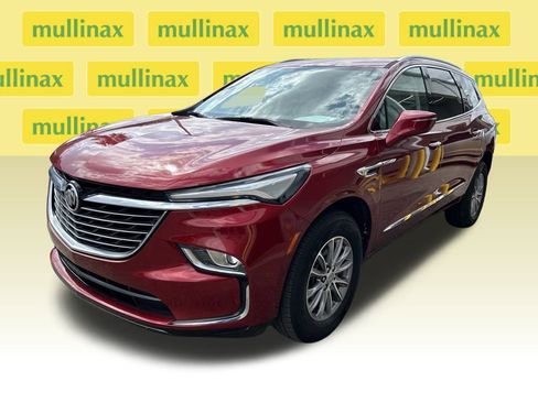 Used 2023 Buick Enclave Essence image 6