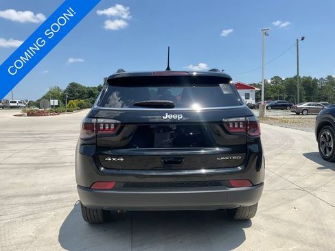Used 2025 Jeep Compass Limited AWD/4WD image 2