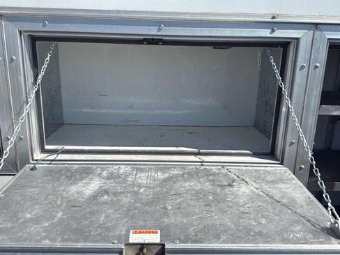 Used 2016 Chevrolet Express 3500 RWD image 13