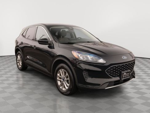 Used 2020 Ford Escape SE image 1