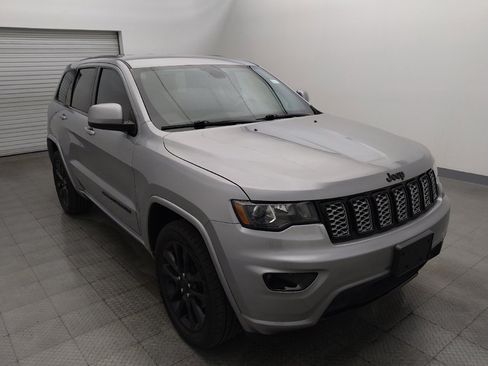 Used 2019 Jeep Grand Cherokee Altitude RWD image 13