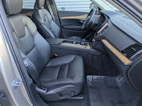 Used 2023 Volvo XC90 B6 Plus w/ Protection Package Premier image 34