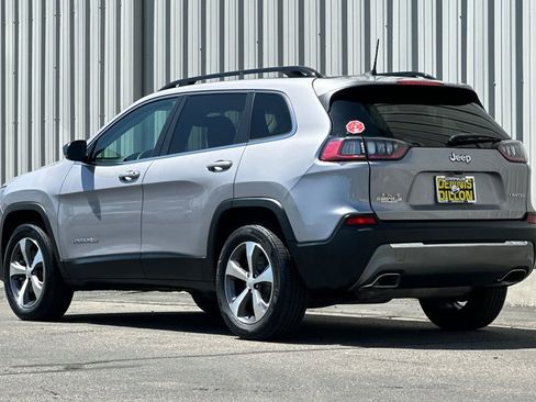 Used 2022 Jeep Cherokee Limited w/ Mopar Interior Package image 6