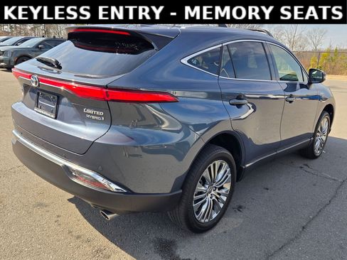 Used 2021 Toyota Venza Limited image 7