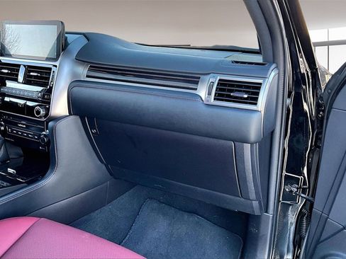 Used 2023 Lexus GX 460 Premium w/ Premium Package image 16