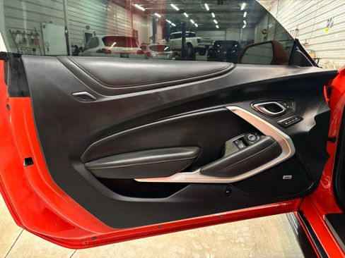 Used 2019 Chevrolet Camaro SS image 11