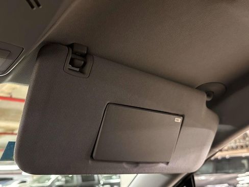 Used 2022 Chevrolet Trax LT w/ LT Convenience Package image 27