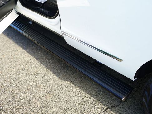 Used 2022 Lincoln Navigator Reserve w/ Equipment Group 201A image 9