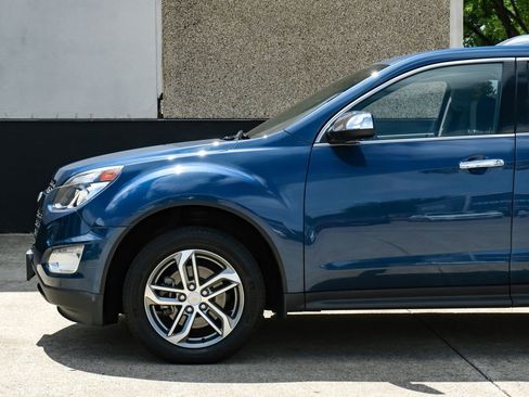 Used 2017 Chevrolet Equinox Premier w/ Enhanced Convenience Package AWD/4WD image 15