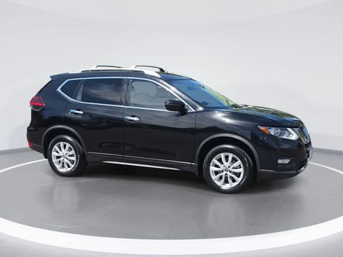 Used 2019 Nissan Rogue SV AWD/4WD image 2