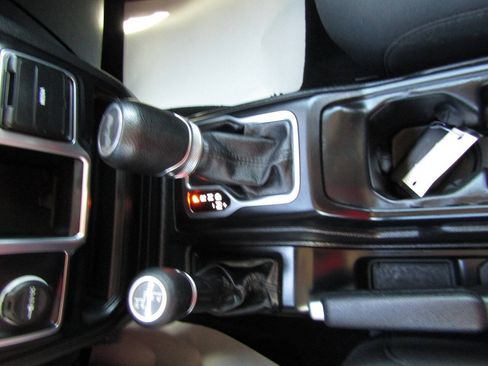 Used 2020 Jeep Wrangler Unlimited Sport AWD/4WD image 12