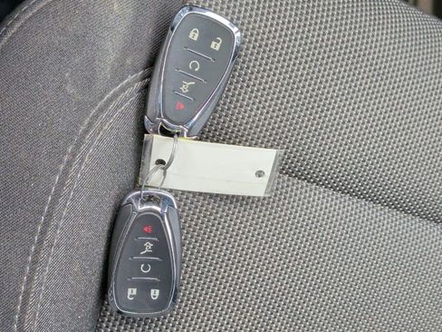 Used 2023 Chevrolet Traverse LT image 52