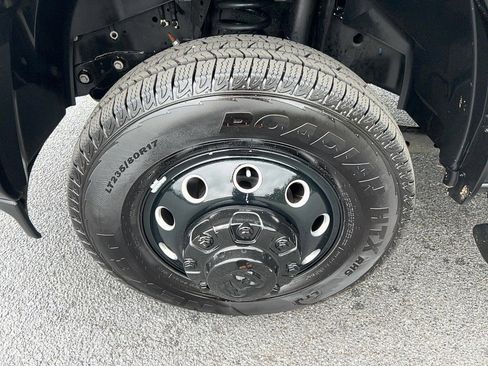 Used 2025 RAM 3500 Big Horn AWD/4WD image 9