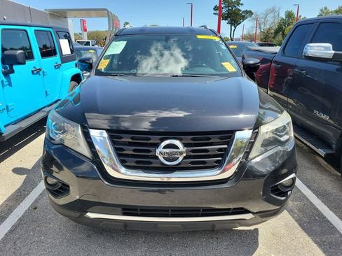 Used 2020 Nissan Pathfinder SL image 2