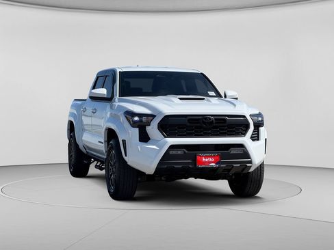 Used 2026 Toyota Tacoma TRD Sport RWD image 4