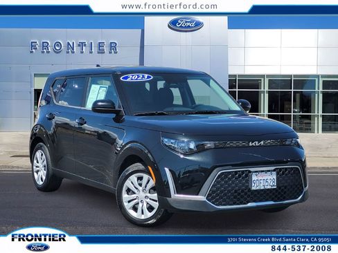 Used 2023 Kia Soul LX FWD image 1