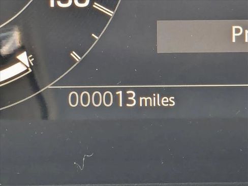 New 2025 Land Rover Discovery S image 11