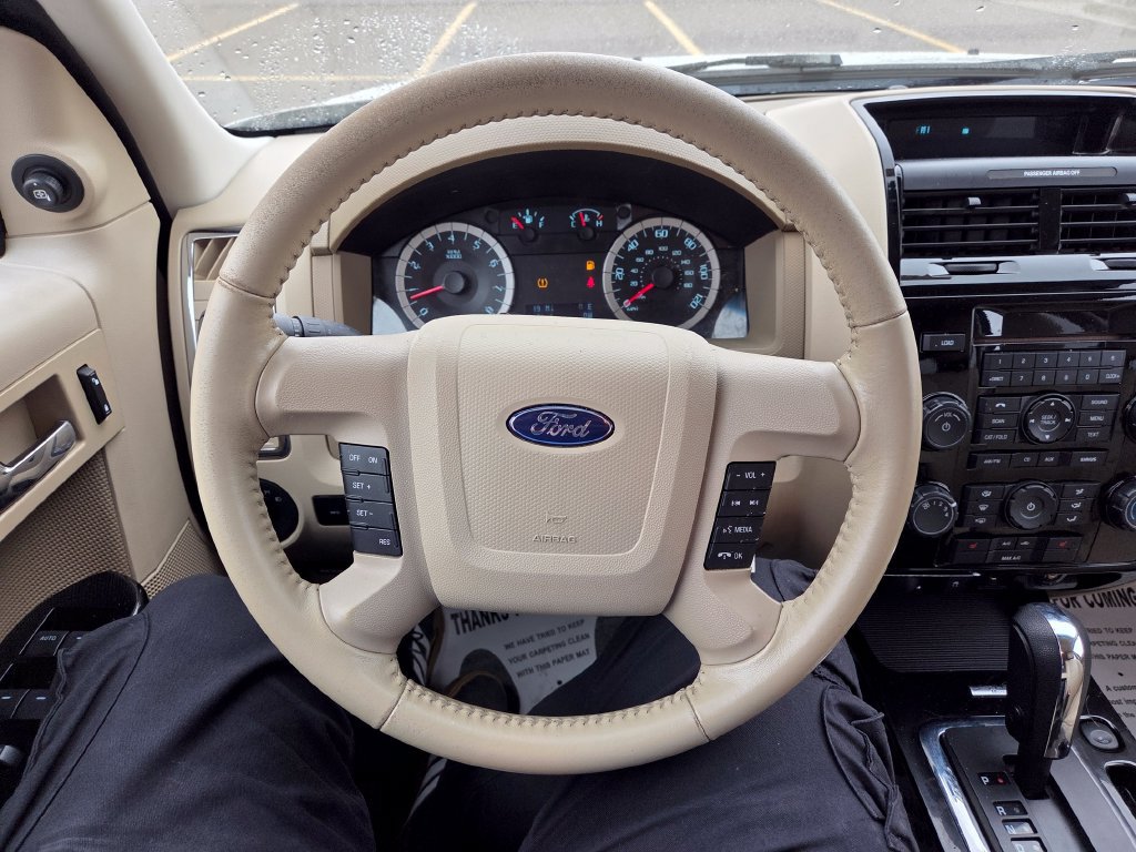 Used 2010 Ford Escape Limited AWD/4WD image 11