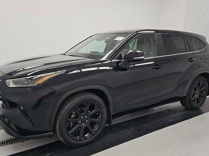 Used 2024 Toyota Highlander LE