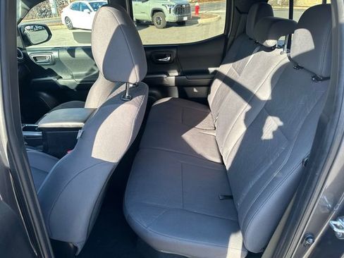 Certified 2019 Toyota Tacoma TRD Sport w/ Technology Package AWD/4WD image 18