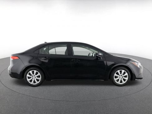 Used 2025 Toyota Corolla LE FWD image 10