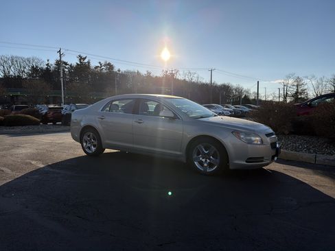 Used 2010 Chevrolet Malibu LT image 3