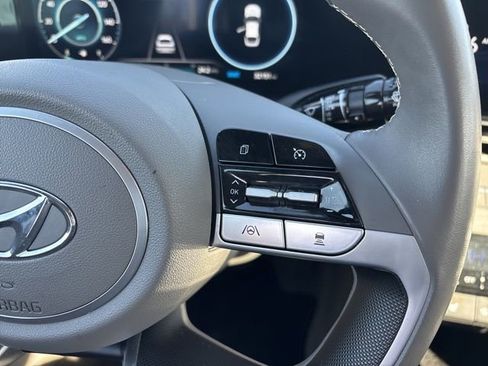 Used 2023 Hyundai Elantra SEL w/ Convenience Package image 25