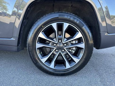 Used 2022 Jeep Grand Cherokee Overland AWD/4WD image 17