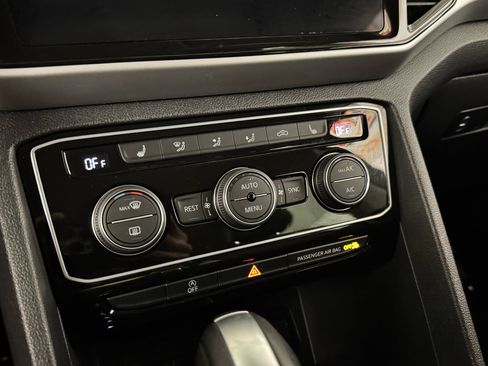 Used 2023 Volkswagen Atlas SE image 24