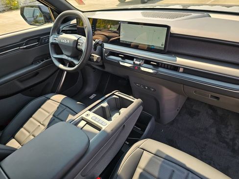 New 2026 Kia EV9 Land AWD/4WD image 32