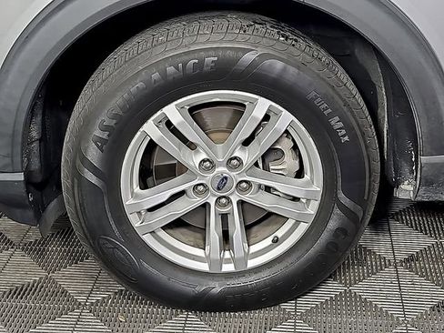 Used 2020 Ford Explorer XLT w/ Equipment Group 202A image 9