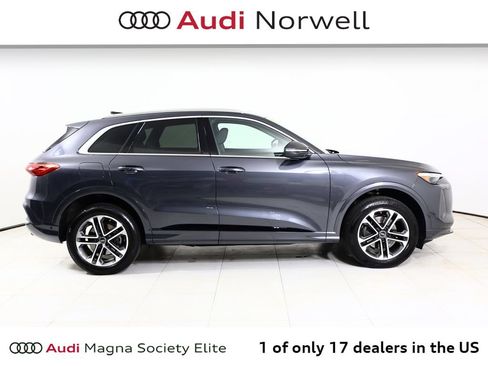 Used 2025 Audi Q5 Premium Plus w/ Premium Plus AWD/4WD image 19