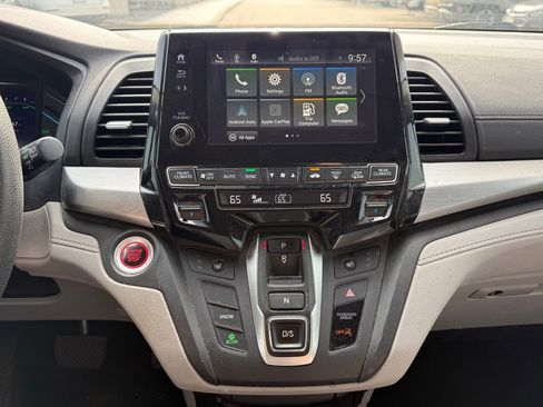 Used 2018 Honda Odyssey EX image 17