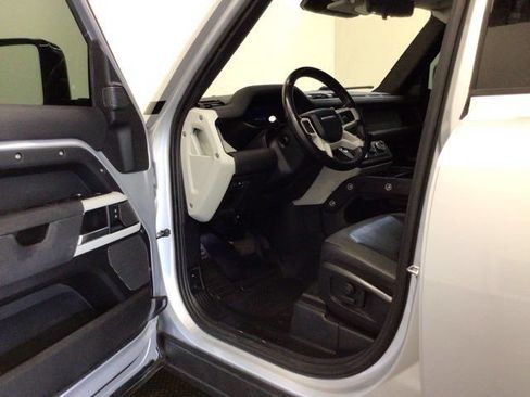 Used 2020 Land Rover Defender 110 SE AWD/4WD image 8