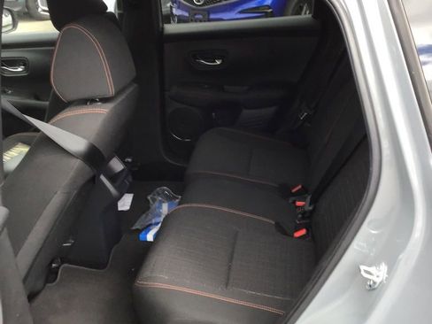 Used 2025 Honda HR-V Sport image 5